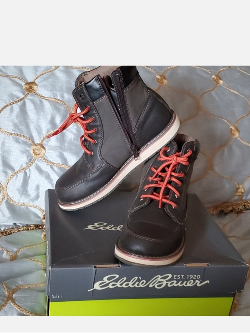 Eddie Bauer Kids Brown Leather Lace-Up Boots with Red Laces